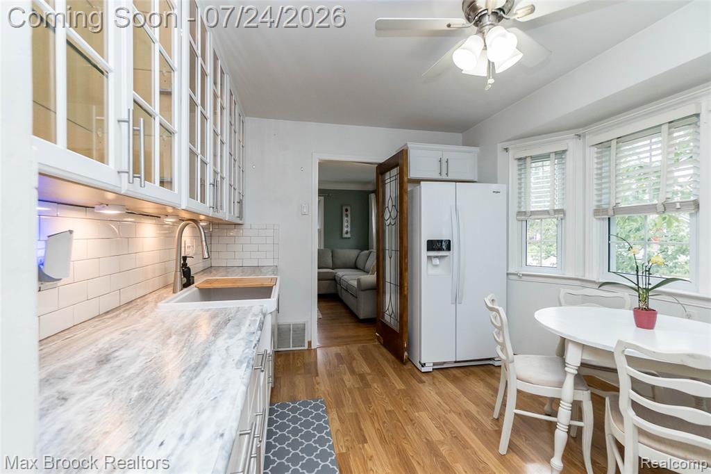 1090 Cambridge Road, Berkley, MI 48072 — Photo 9