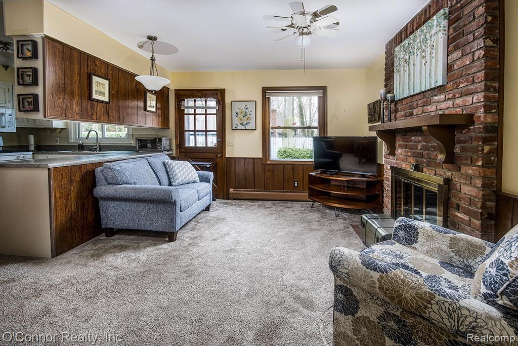 4291 QUAKER HILL Drive, Fort Gratiot, MI 48059 — Photo 12