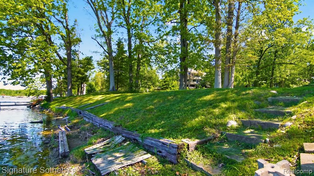 9485 LAKEVIEW Drive, Pinckney, MI 48169 — Photo 3