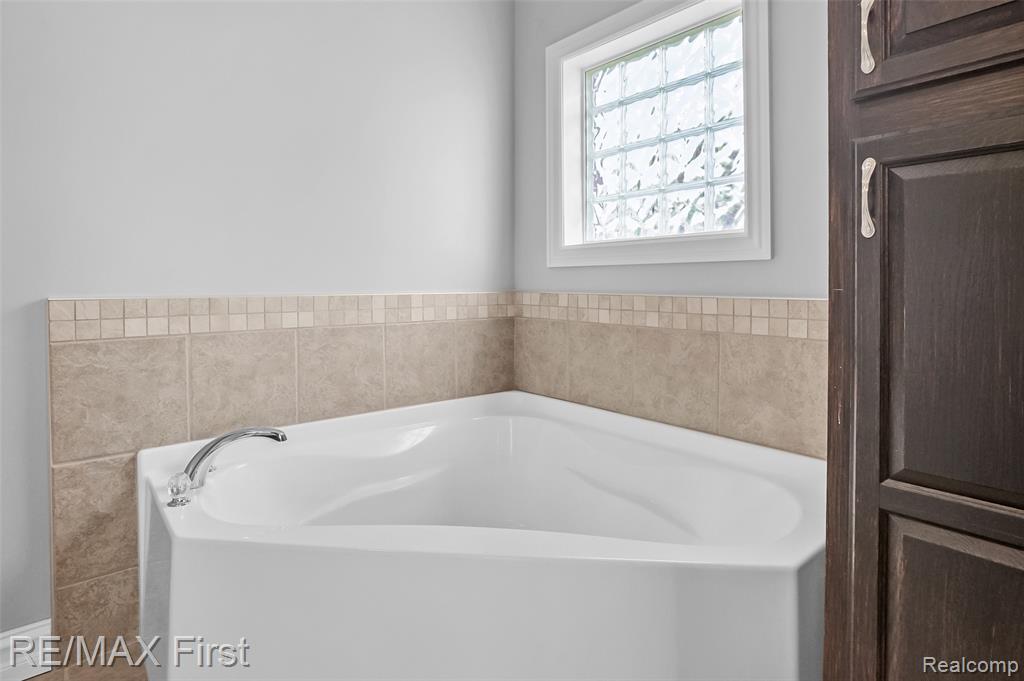 7953 Bouvier Bay, MI — Photo 26
