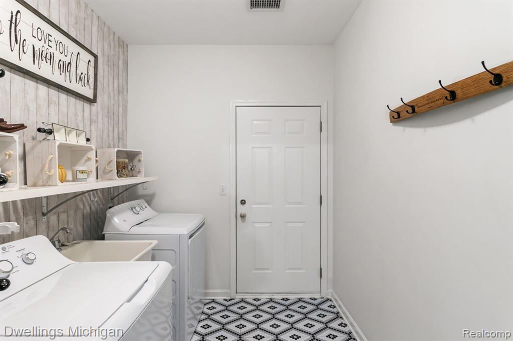 753 ABBINGTON, Howell, MI 48843 — Photo 18
