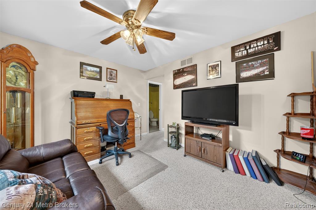 5265 Genesee Oaks Court, Grand Blanc, MI 48439 — Photo 9
