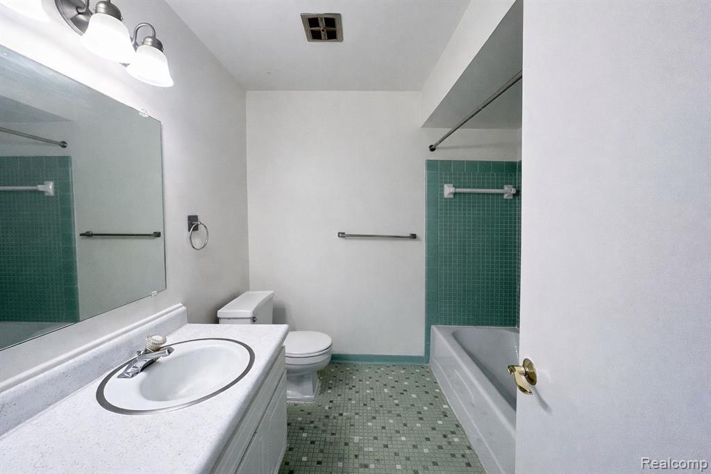 1935 Axtell Drive, 3, Troy, MI 48084 — Photo 12