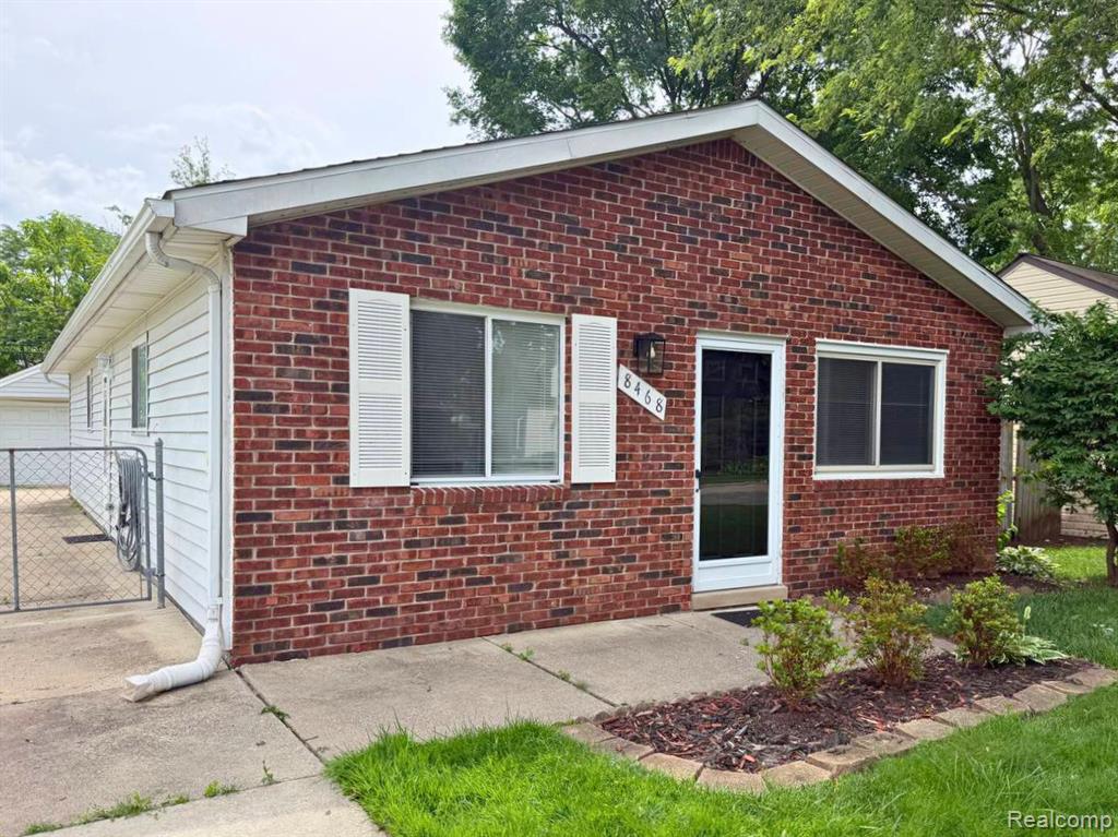 8468 Beatrice, Westland, MI — Photo 2