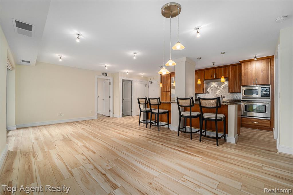 411 S Old Woodward Avenue, 511, Birmingham, MI 48009 — Photo 3
