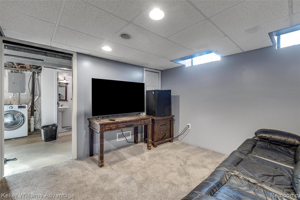 19071 Coachwood Road, Riverview, MI 48193 — Photo 28