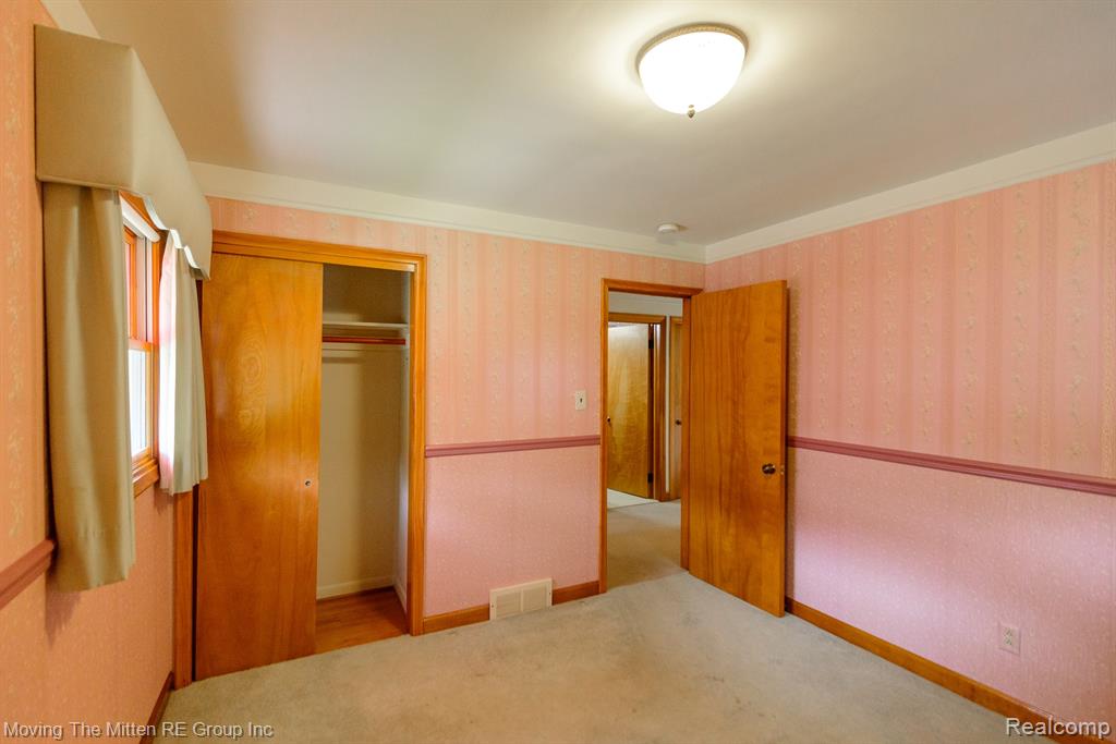 9668 Farmington Road, Livonia, MI 48150 — Photo 17