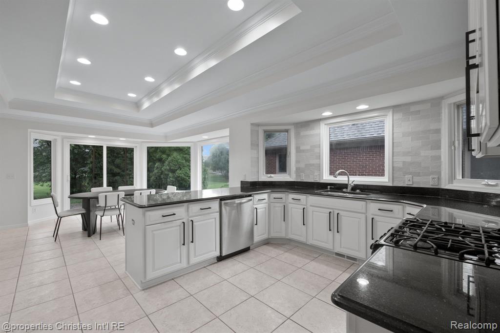 54582 CABRILLO Drive, Macomb, MI 48042 — Photo 10