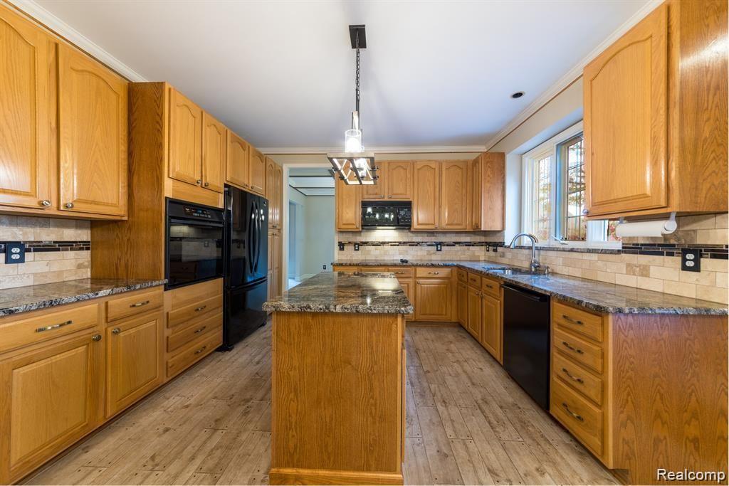 6959 KENNESAW Road, Canton, MI 48187 — Photo 8