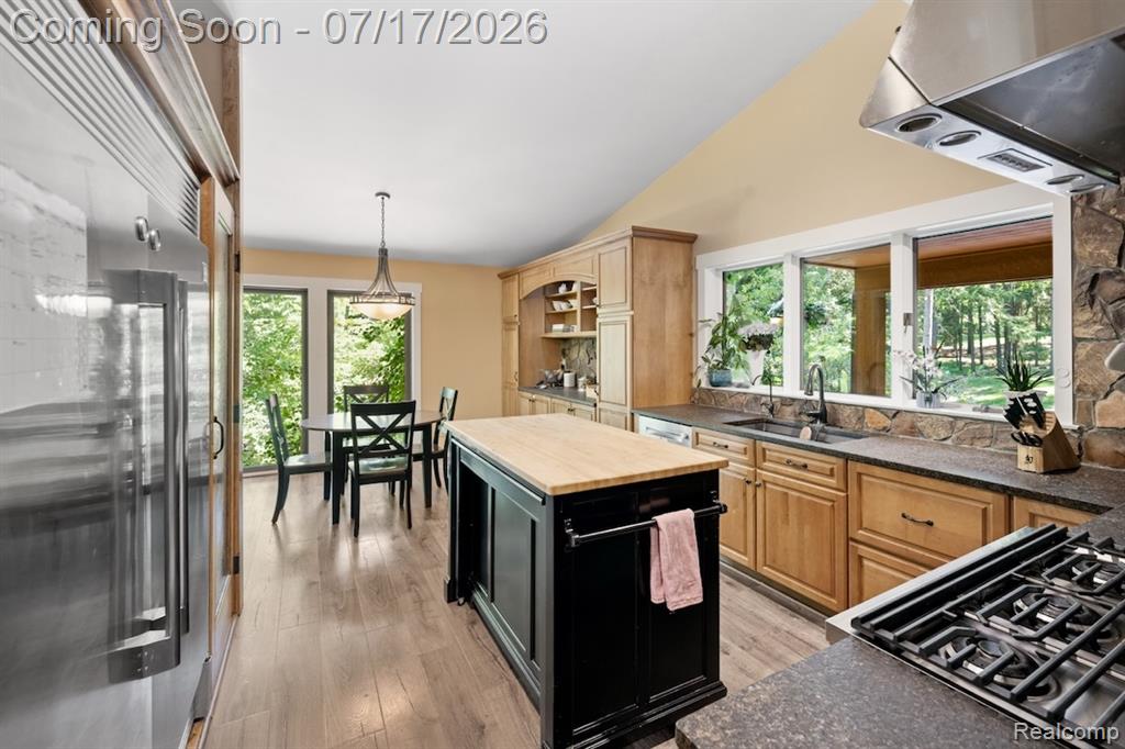 7375 Parkwood Drive, Fenton, MI 48430 — Photo 14