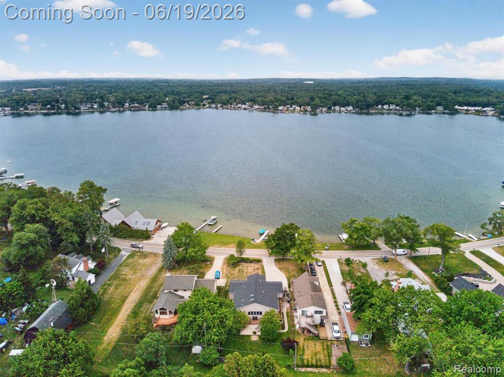 9259 Silverside, South Lyon, MI 48178 — Photo 42