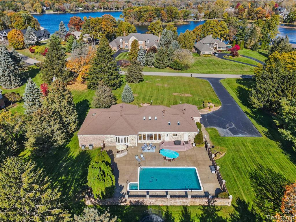 12183 Margaret Drive, Fenton, MI, 48430