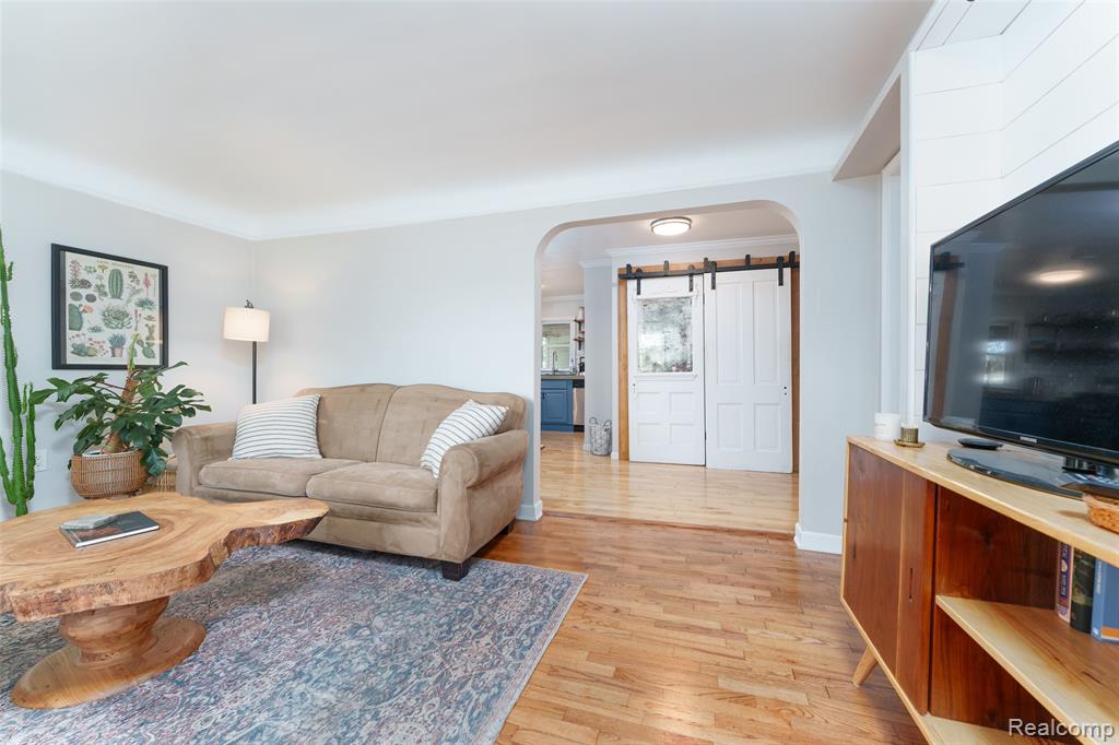 25550 Pennie Street, Dearborn Heights, MI 48125 — Photo 13