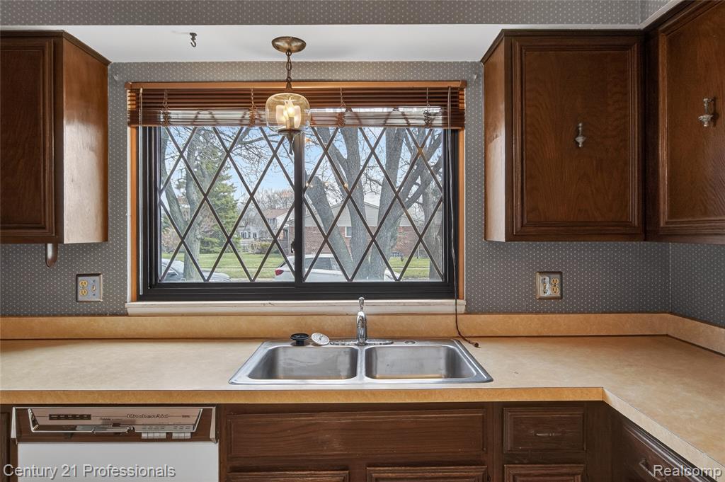 46300 Gainsborough Drive, Canton, MI, 48187