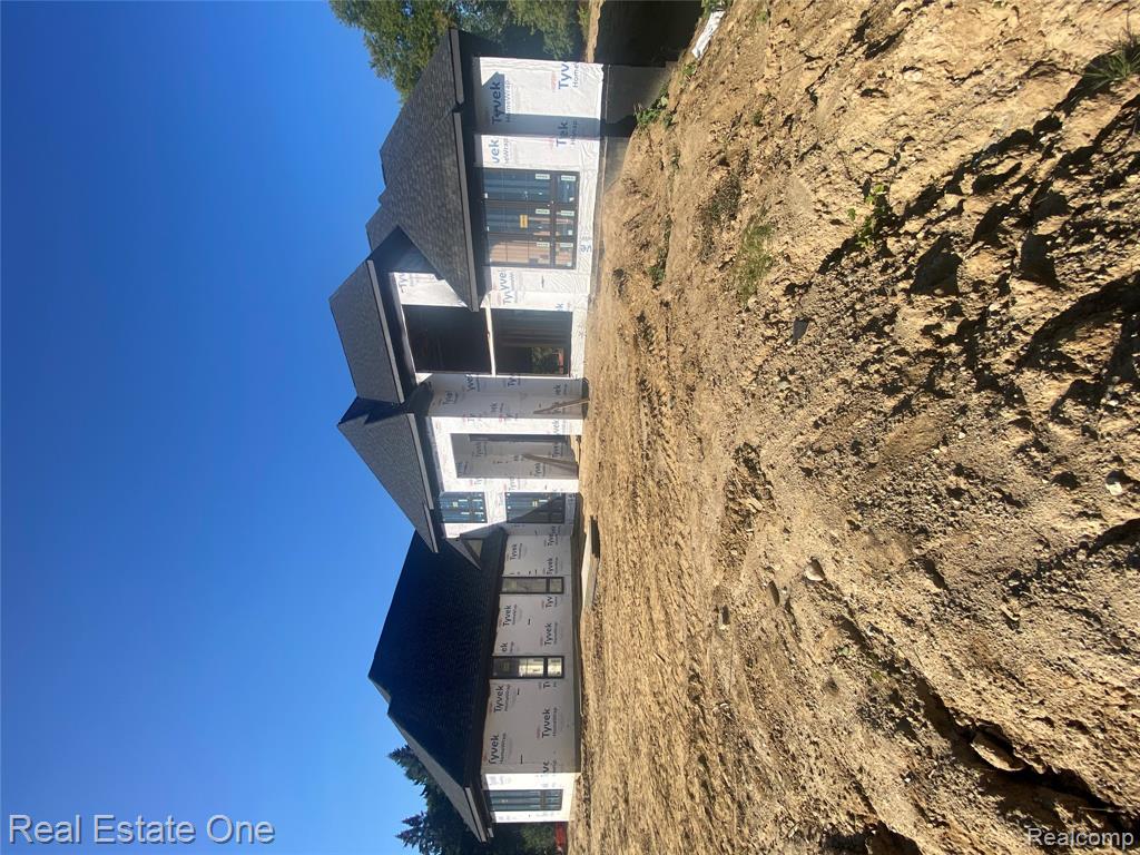 3370 Bloomcrest Drive, Bloomfield Hills, MI, 48304