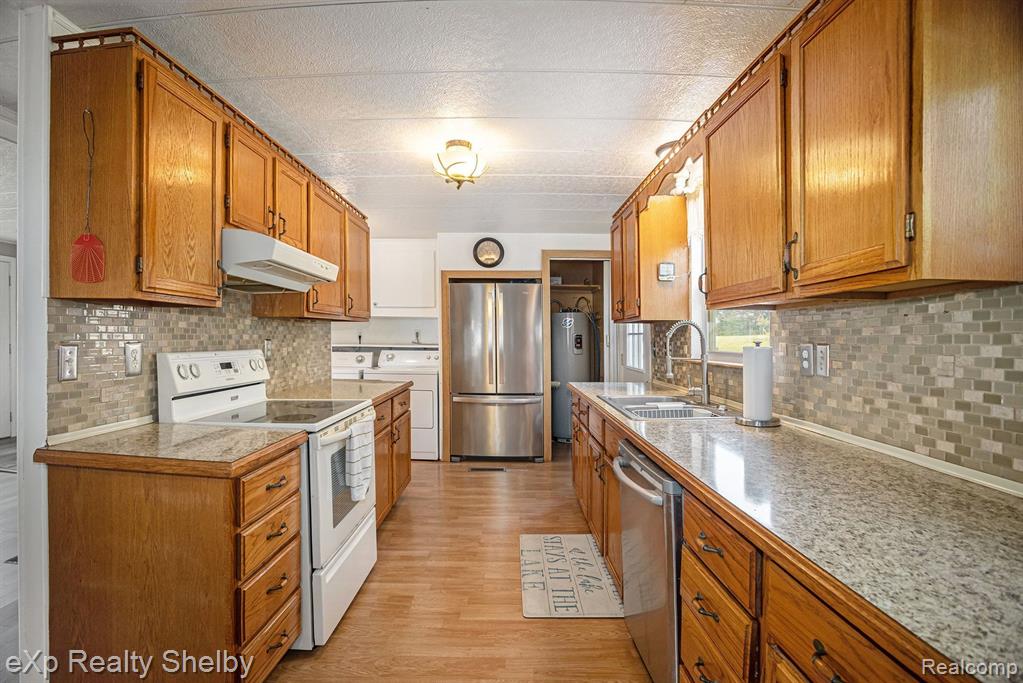 9486 MIRAMICHI Drive, Evart, MI 49631 — Photo 7