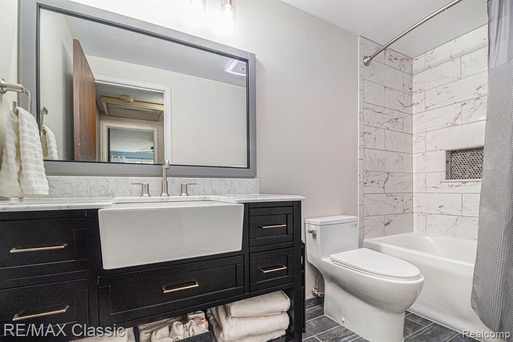 854 YORKTOWN Court, Northville, MI 48167 — Photo 18