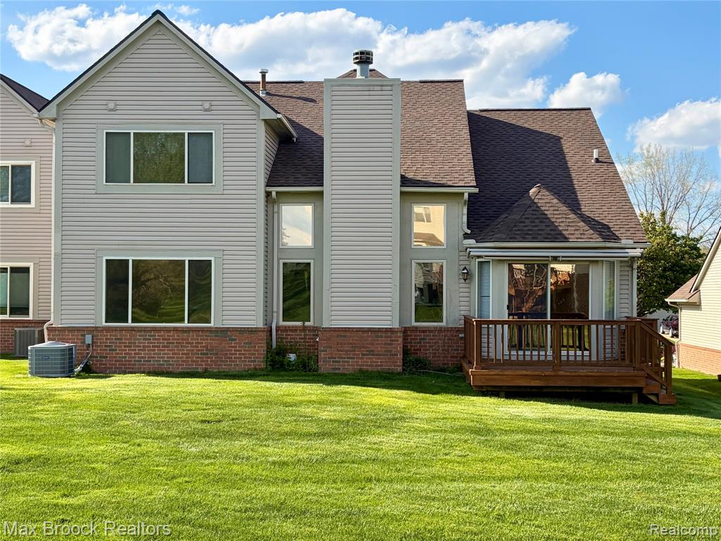 6166 Lochmore Drive, Commerce Twp, MI 48382 — Photo 24