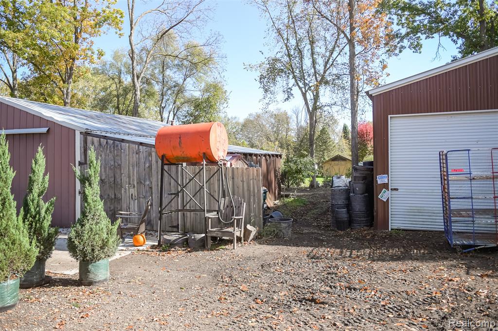 2076 Seymour Lake Road, Ortonville, MI 48462 — Photo 24