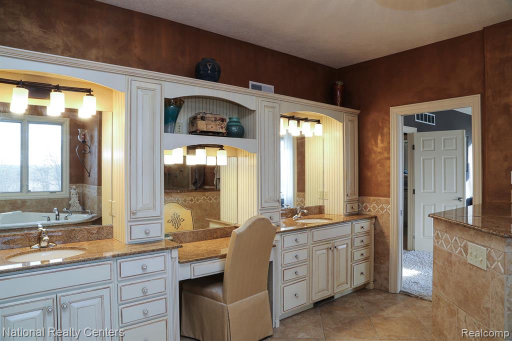 4888 INDIAN CREEK Drive, Jackson, MI 49201 — Photo 29