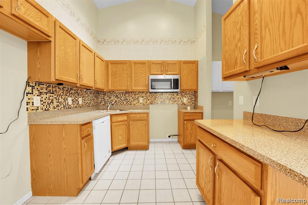 23468 STOFLET Lane, Trenton, MI 48183 — Photo 11