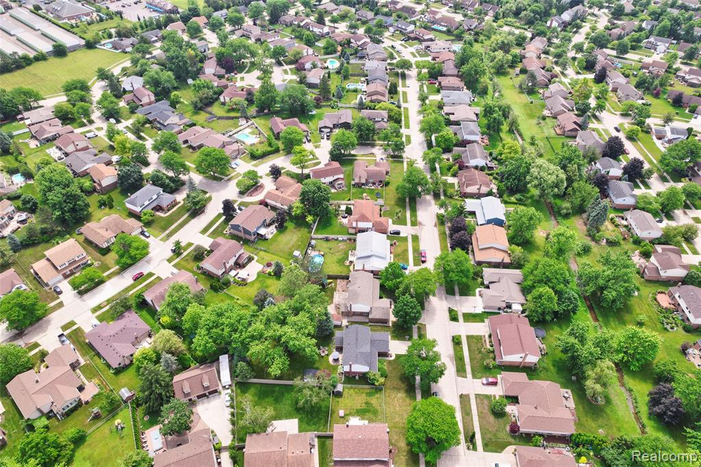 45900 Gainsborough Drive, Canton, MI 48187 — Photo 49