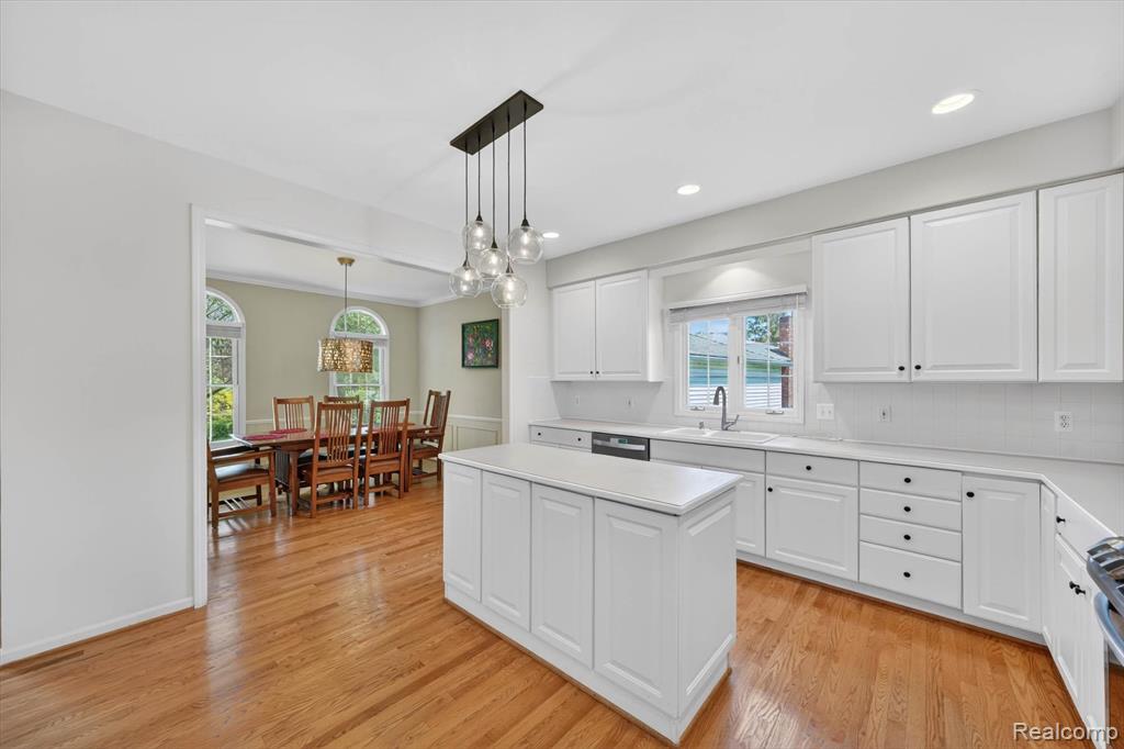 1112 Vernier Road, Grosse Pointe Woods, MI 48236 — Photo 12