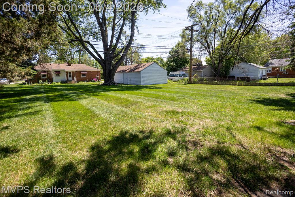 33033 Edgegrove, Fraser, MI 48026 — Photo 5