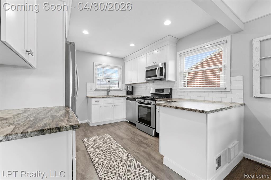 8439 Louise Avenue, Allen Park, MI 48101 — Photo 8