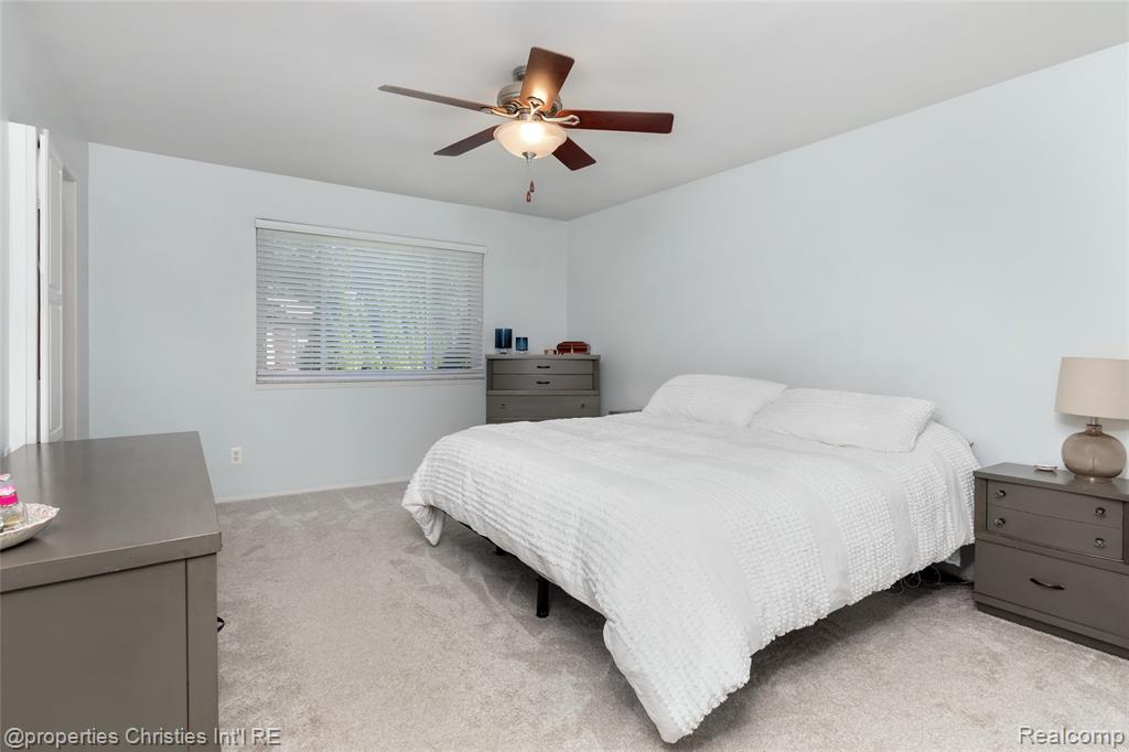 6805 Emerald Shores Drive, Troy, MI 48085 — Photo 19