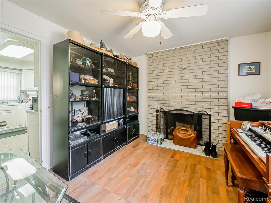 16870 Shaftsbury Avenue, Detroit, MI 48219 — Photo 10