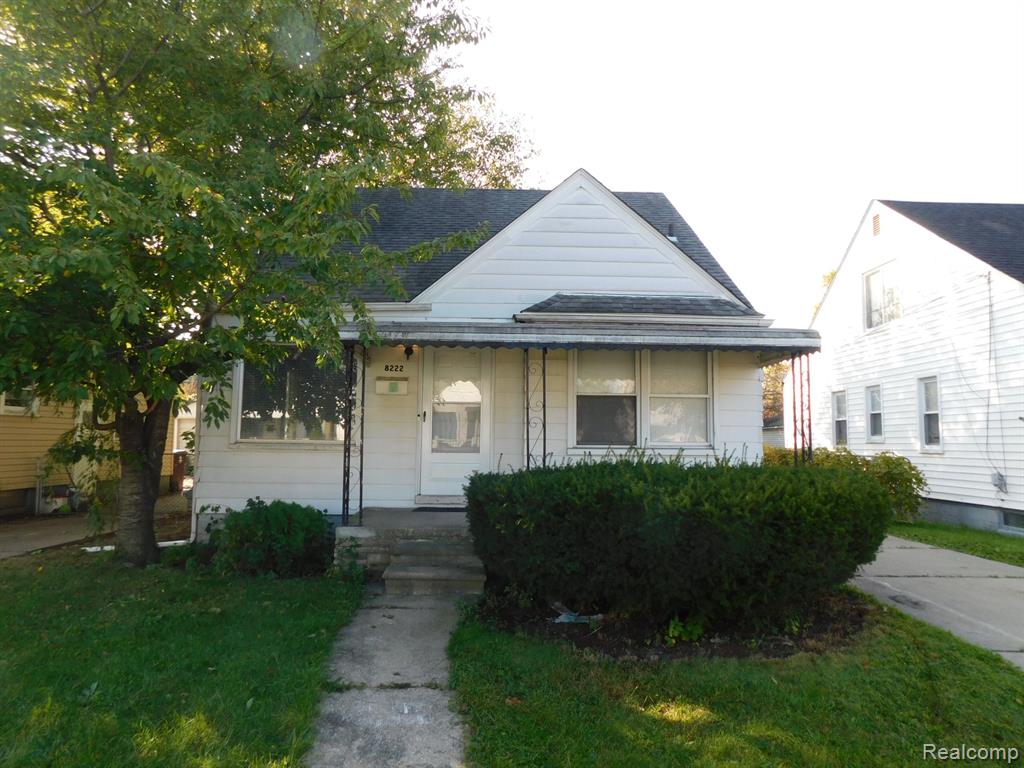 8222 COOLIDGE, Center Line, MI 48015 — front exterior