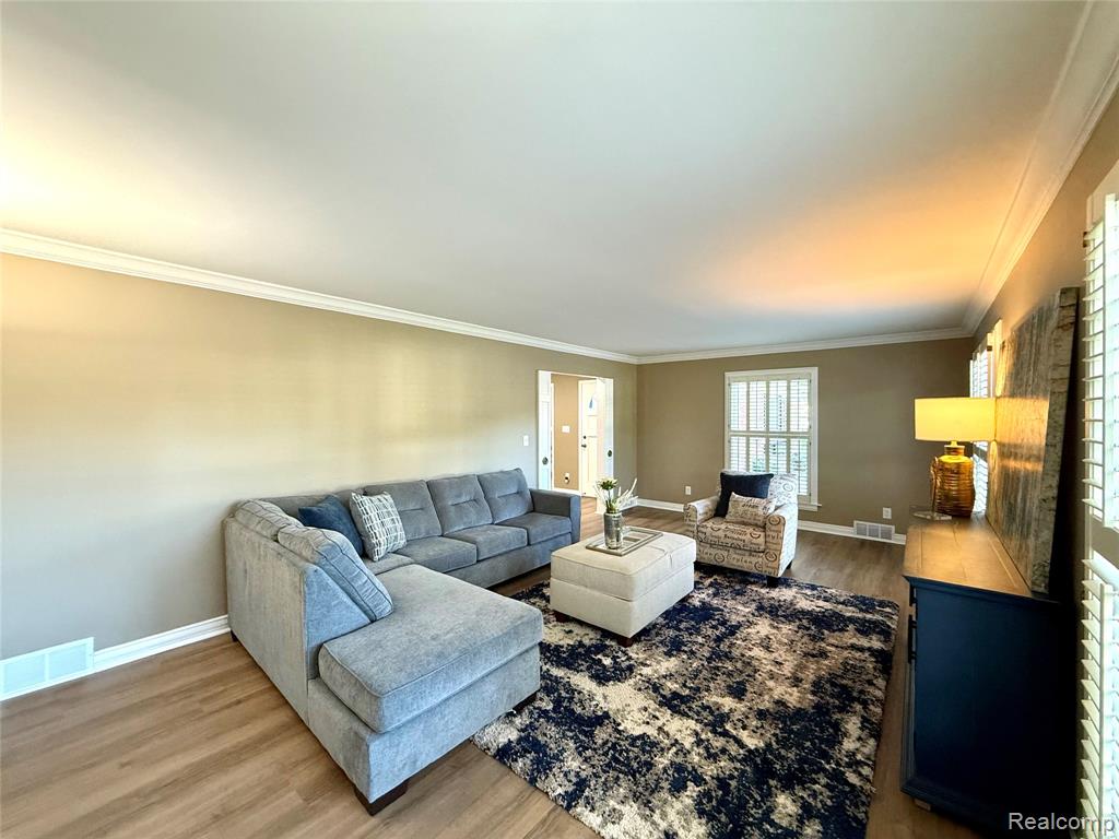 38552 Macintosh Court, Clinton Twp, MI 48036 — Photo 14