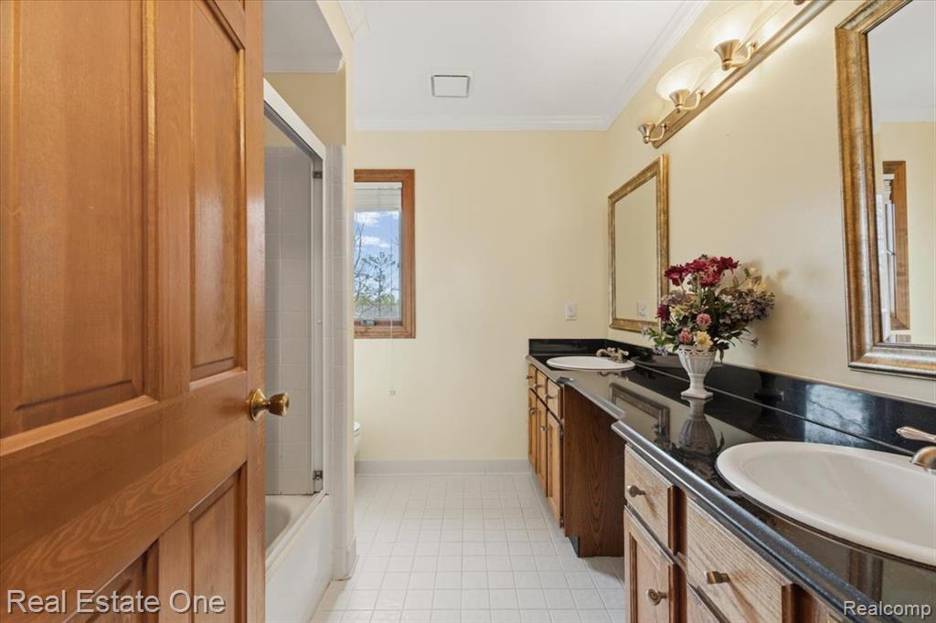 720 Essex Drive, Rochester Hills, MI 48307 — Photo 34