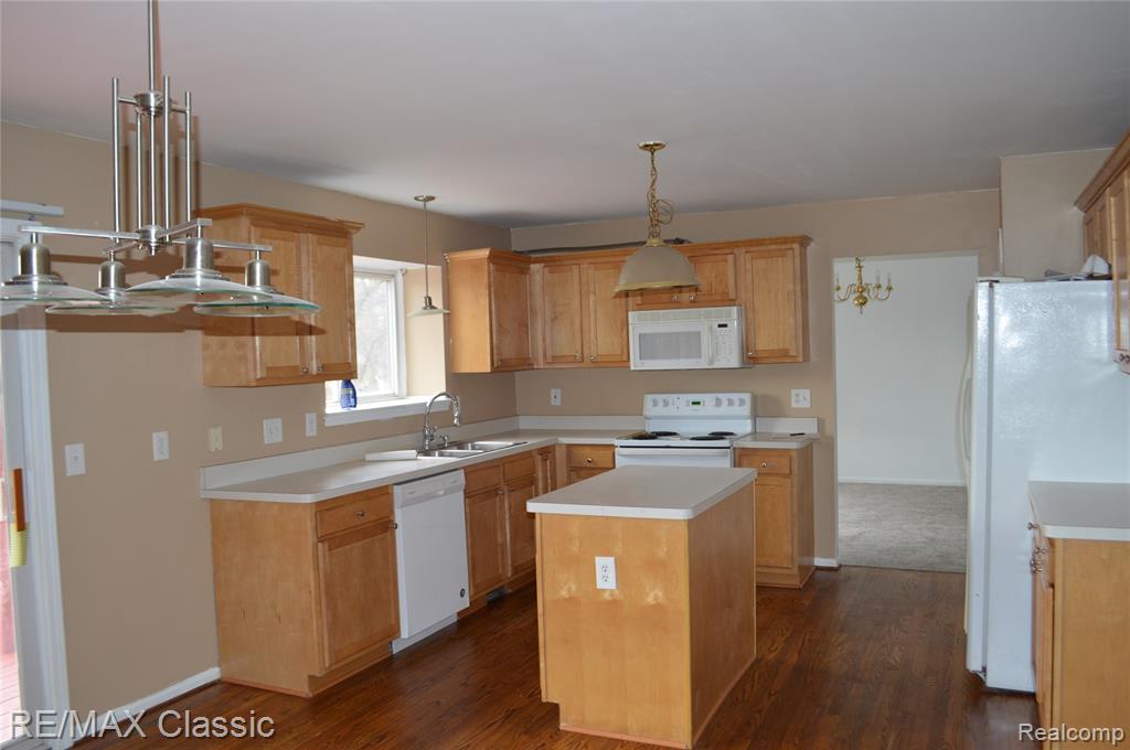 40433 Bluesprings Court, Canton, MI 48188 — Photo 15