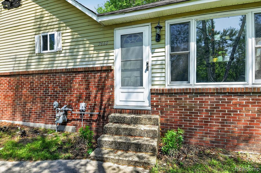 3660 Keewahdin Road, Fort Gratiot, MI 48059 — Photo 4