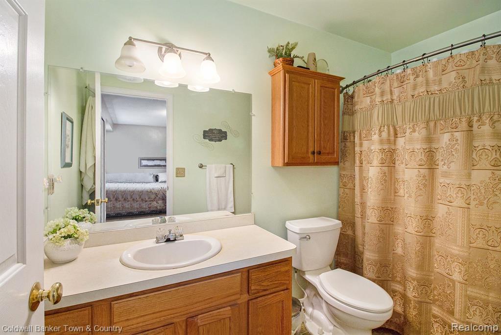 6643 FARM Lane, Fowlerville, MI 48836 — Photo 9