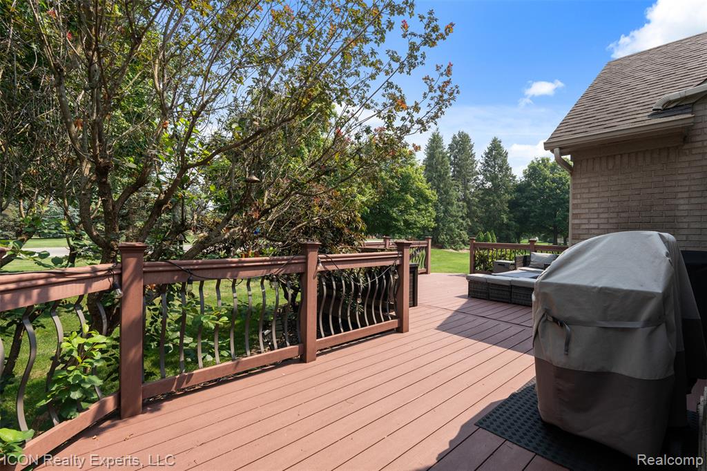 52542 Westcreek Drive, Macomb, MI 48042 — Photo 41