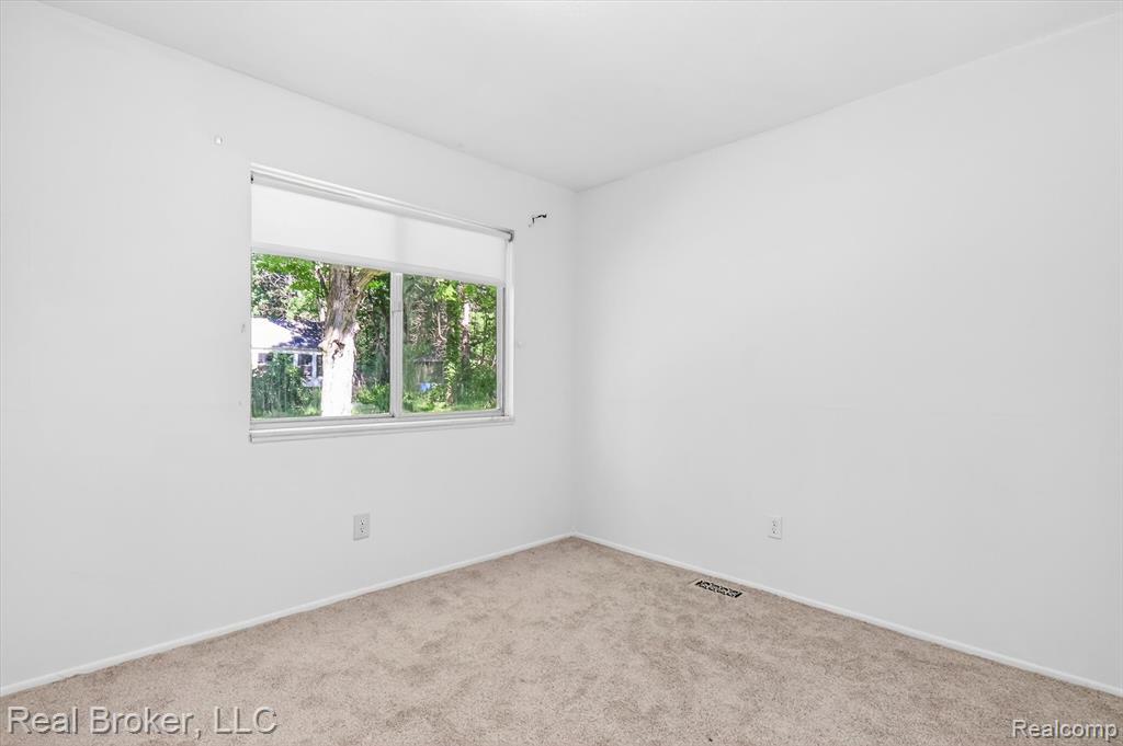 48050 Hull Road, Belleville, MI 48111 — Photo 30