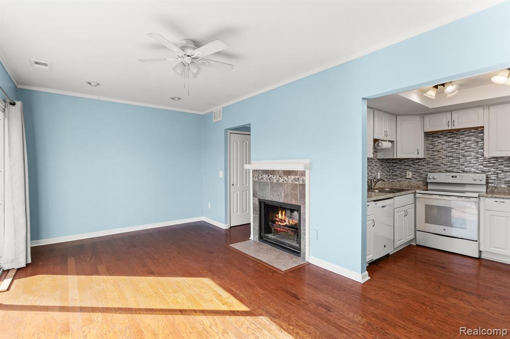 19708 DEARBORN Court, Northville, MI 48167 — Photo 15