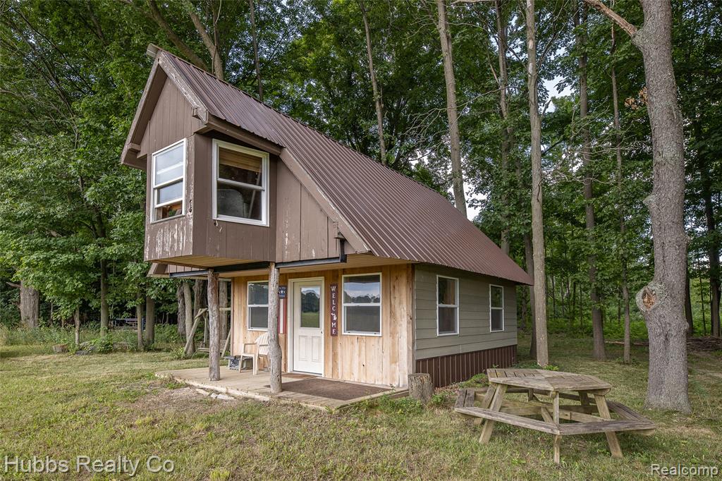 4251 E Frances Road, Mount Morris, MI 48458 — front exterior