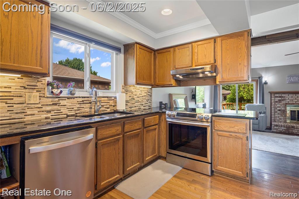 40252 Kraft Drive, Sterling Heights, MI 48310 — Photo 7