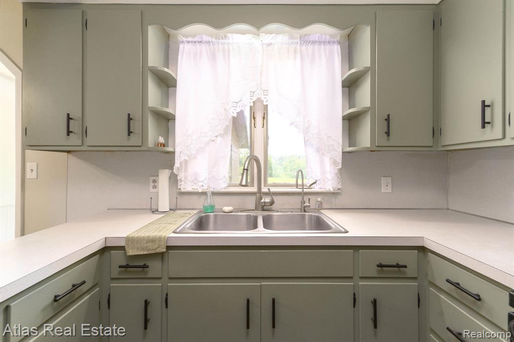 9450 HOGAN Road, Fenton, MI 48430 — Photo 15