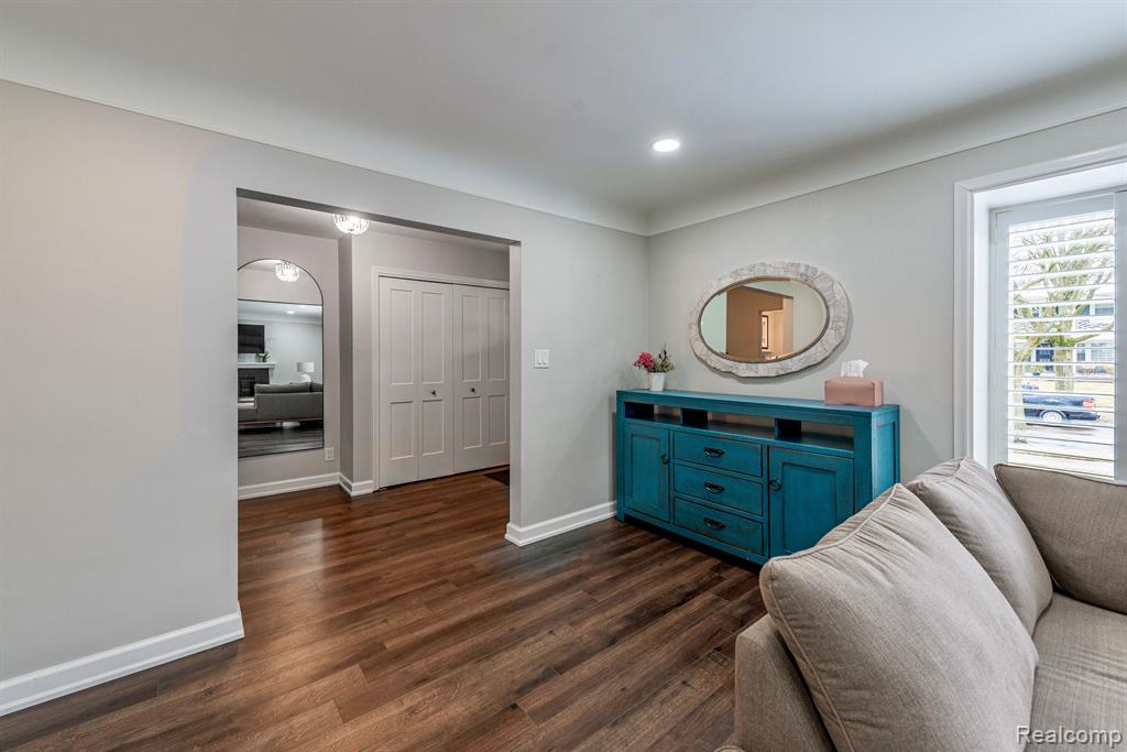 895 S GLENHURST Drive, Birmingham, MI 48009 — Photo 17