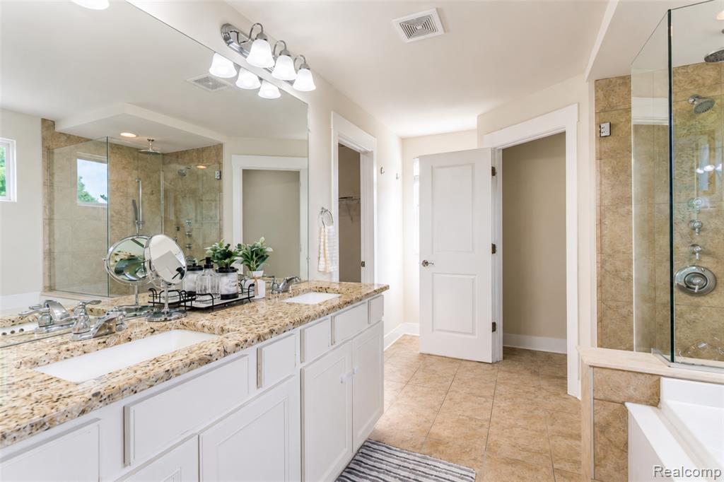 354 Findley Circle, Lake Orion, MI — Photo 38