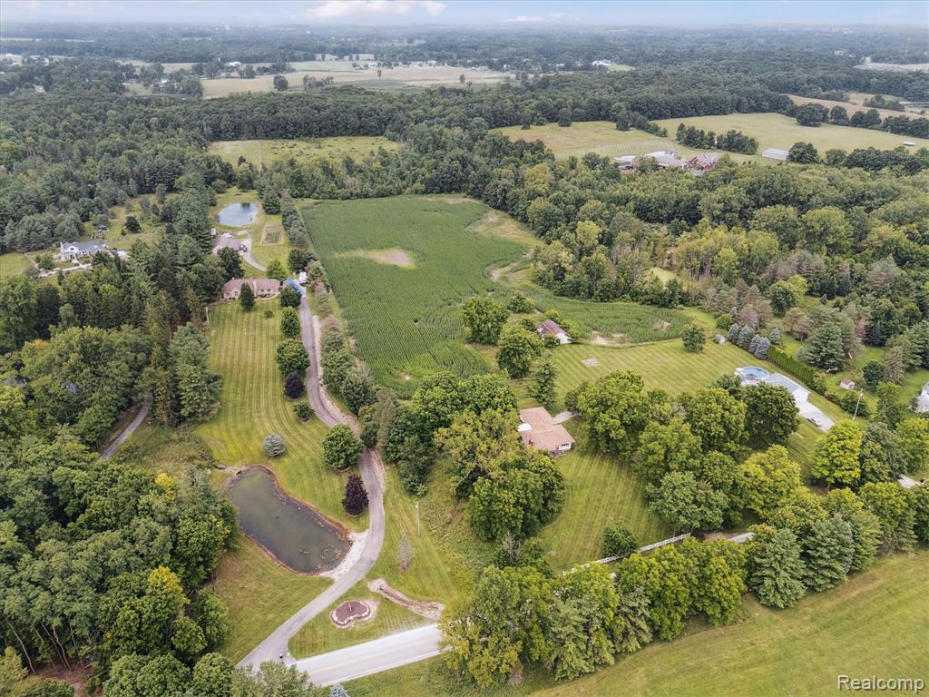7467 McCandlish Road, Grand Blanc, MI 48439 — Photo 37