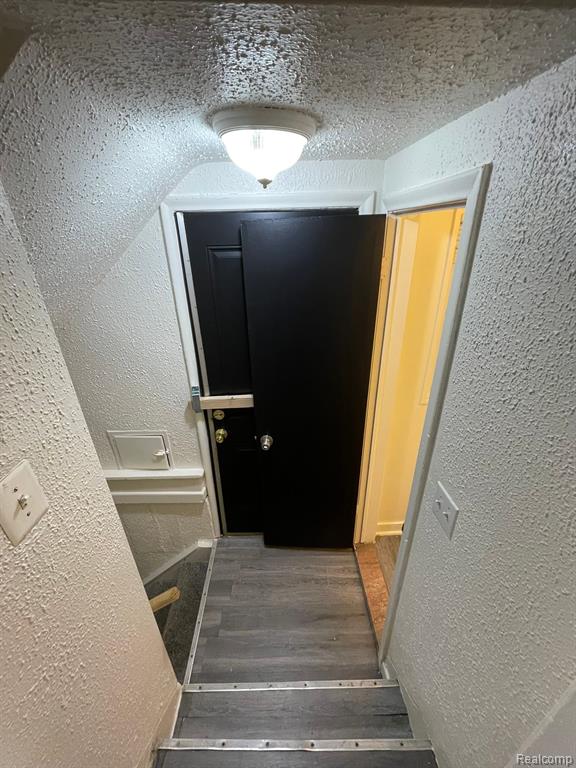 9375 PENROD Street, Detroit, MI 48228 — Photo 19