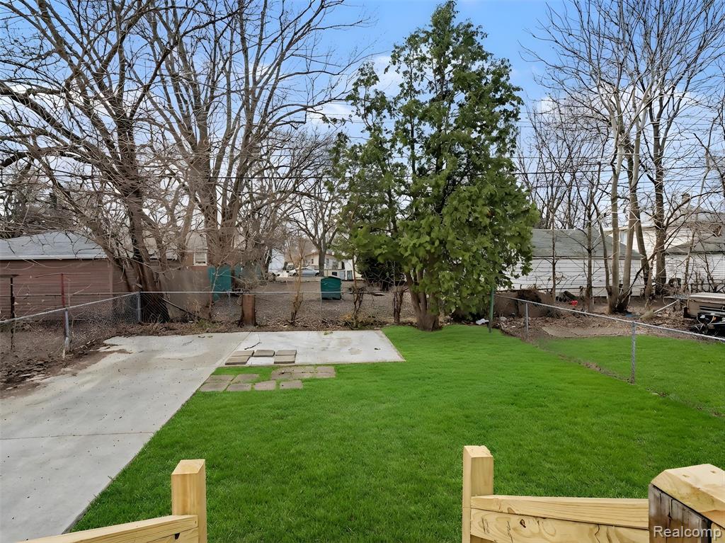 1032 E Maxlow Avenue, Hazel Park, MI 48030 — Photo 35