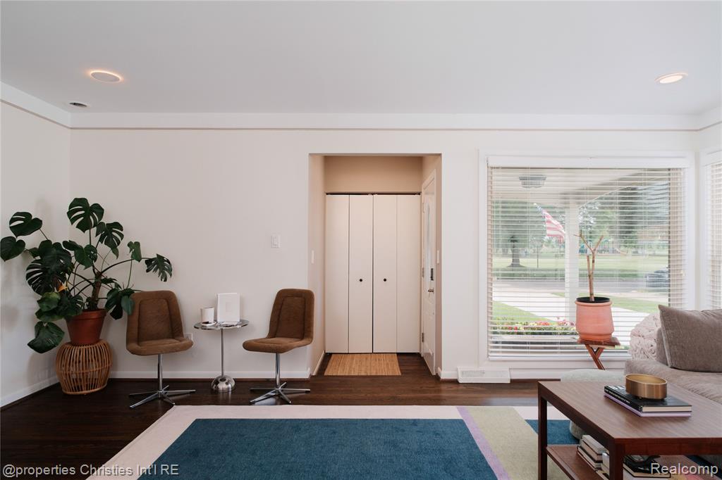 4228 Rosewold Avenue, Royal Oak, MI 48073 — Photo 8