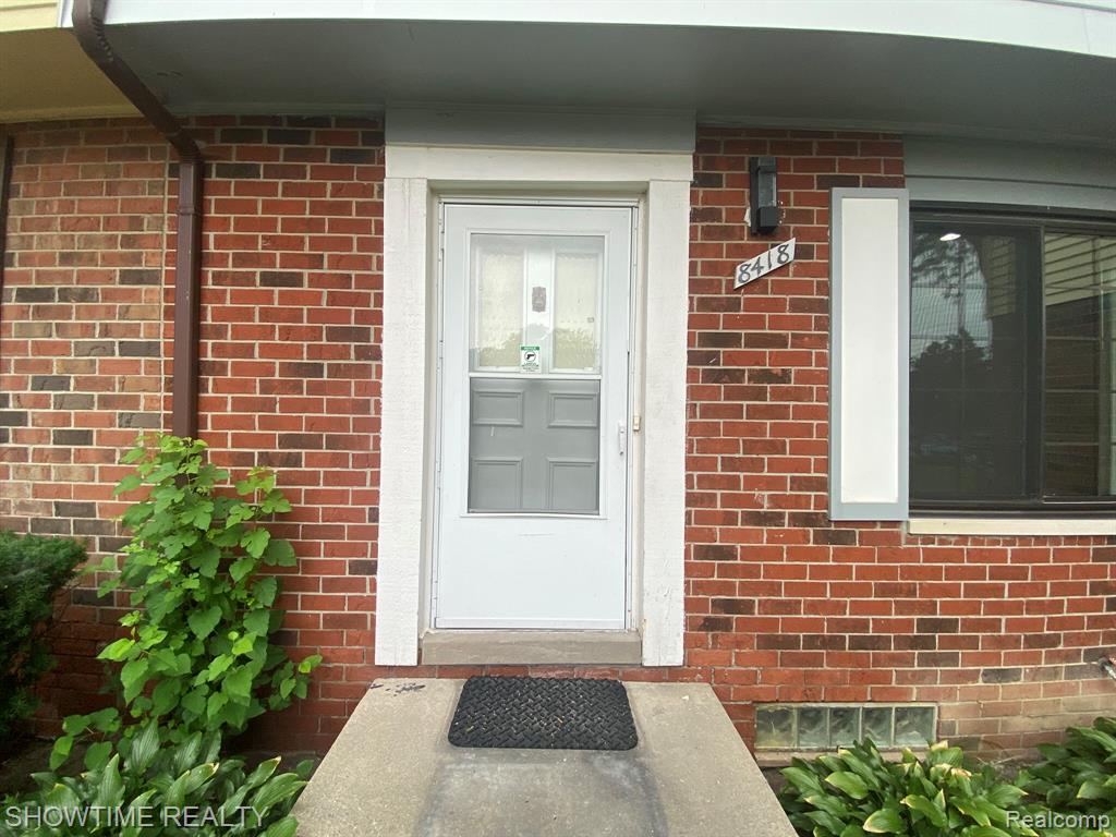 8418 HICKORY Drive, Sterling Heights, MI 48312 — Photo 3